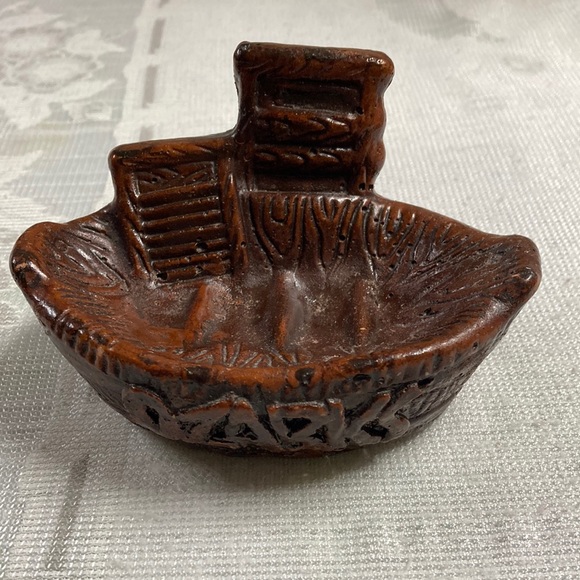 Vintage Ozarks Souvenir Soap Trinket Dish Dark Brown Faux Wood Resin - Picture 1 of 8